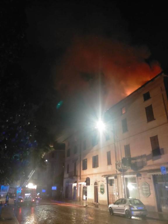 incendio luino 8 settembre 2022