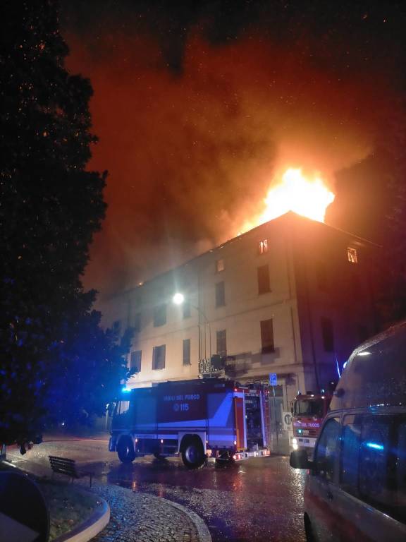 incendio luino 8 settembre 2022