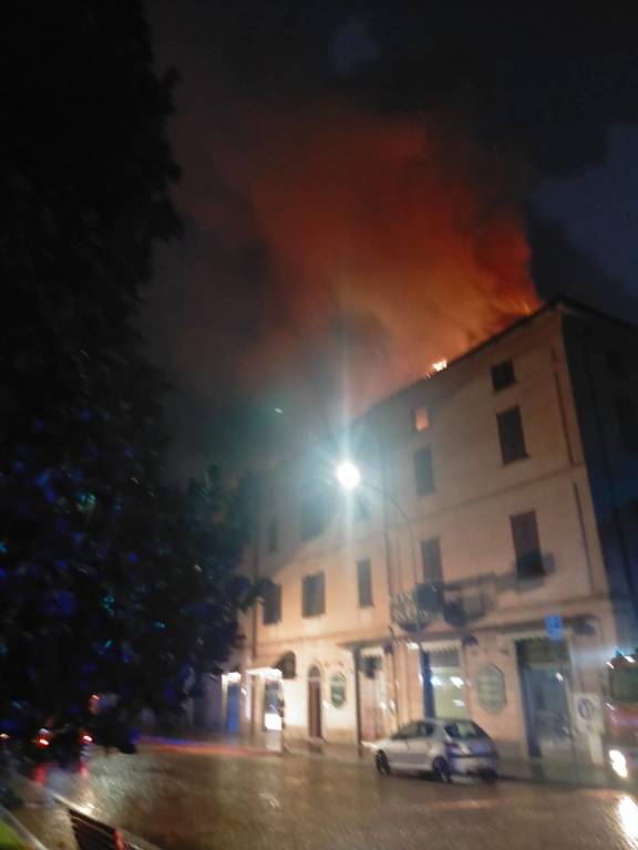 incendio luino 8 settembre 2022