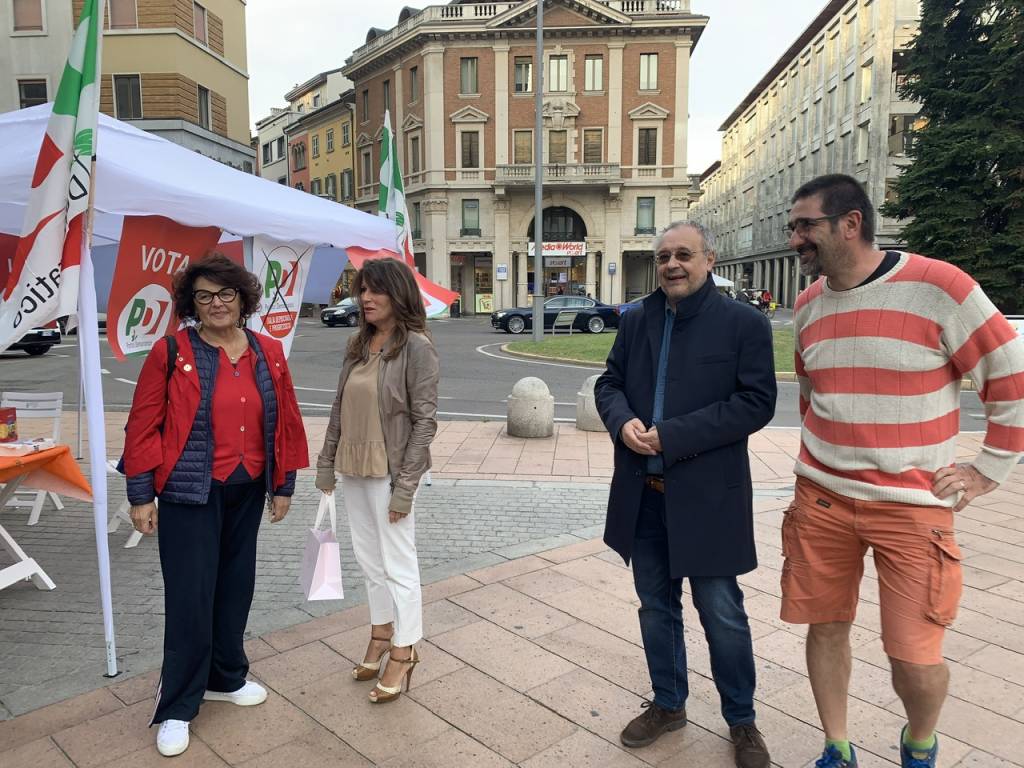 L’ultimo gazebo del PD prima del silenzio elettorale