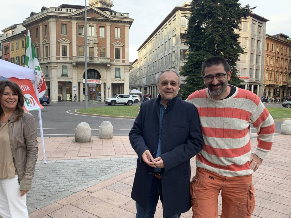 L’ultimo gazebo del PD prima del silenzio elettorale