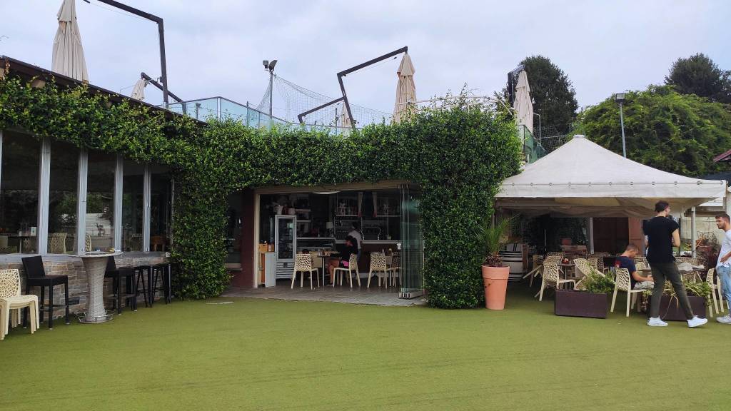 La Playa e il ristorante Miralago a Cadrezzate con Osmate