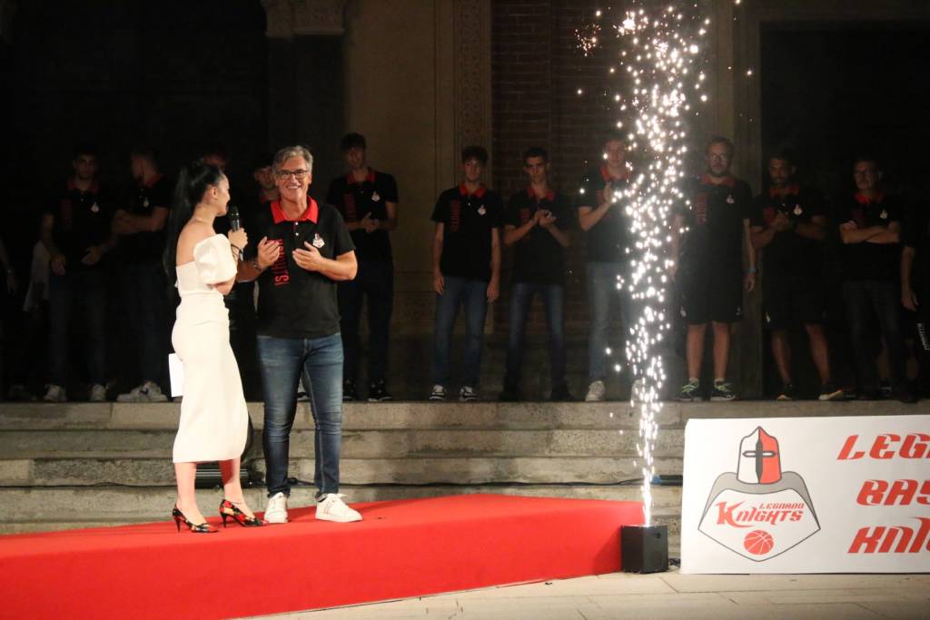 Legnano Basket - presentazione in piazza San Magno a Legnano