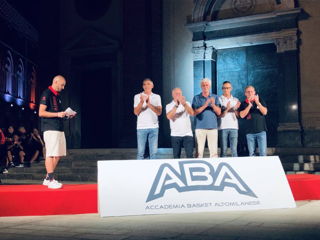 Legnano Basket - presentazione in piazza San Magno a Legnano