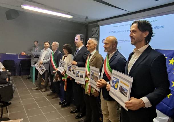 Premiate le stazioni storiche del Varesotto: i sindaci ritirano l'attestato 