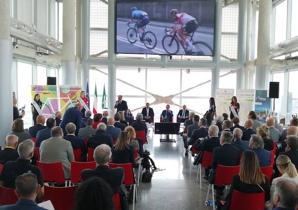 presentazione trittico regione lombardia ciclismo 2022