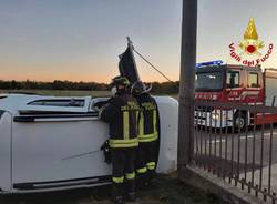 scontro tra due auto in via augusta