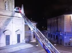 Ubriaco si arrampica sul tetto della chiesa di Saronno