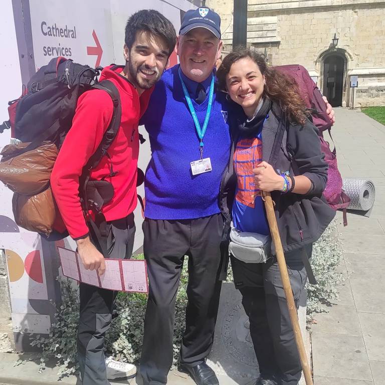 3200 chilometri a piedi sulla via Francigena. "Un'esperienza meravigliosa che ti cambia la vita"