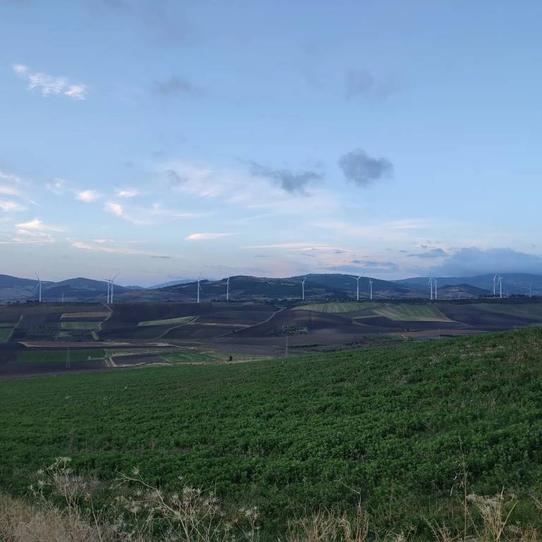 3200 chilometri a piedi sulla via Francigena. "Un'esperienza meravigliosa che ti cambia la vita"