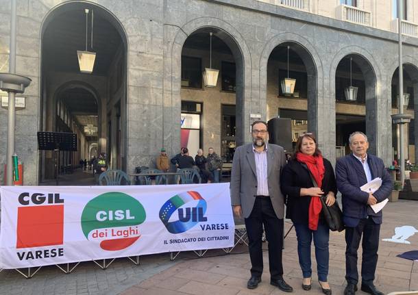 Assemblea in piazza per Cgil, Cisl, Uil