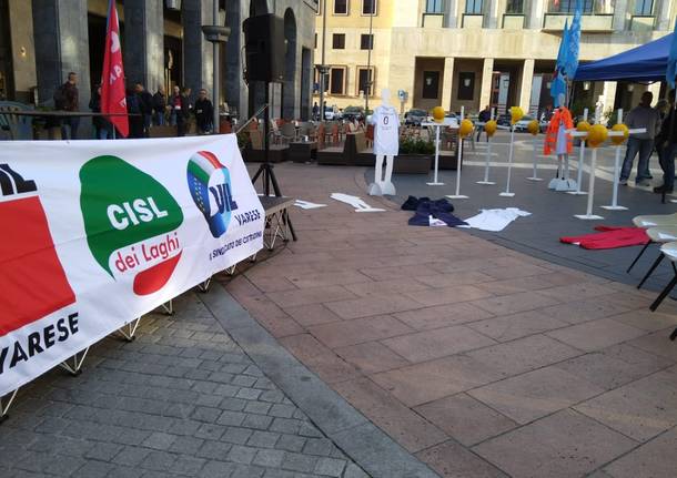 Assemblea in piazza per Cgil, Cisl, Uil