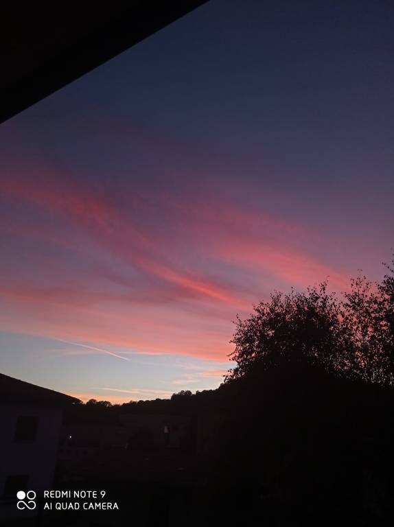 Gli spettacolari colori del tramonto di lunedì 3 ottobre