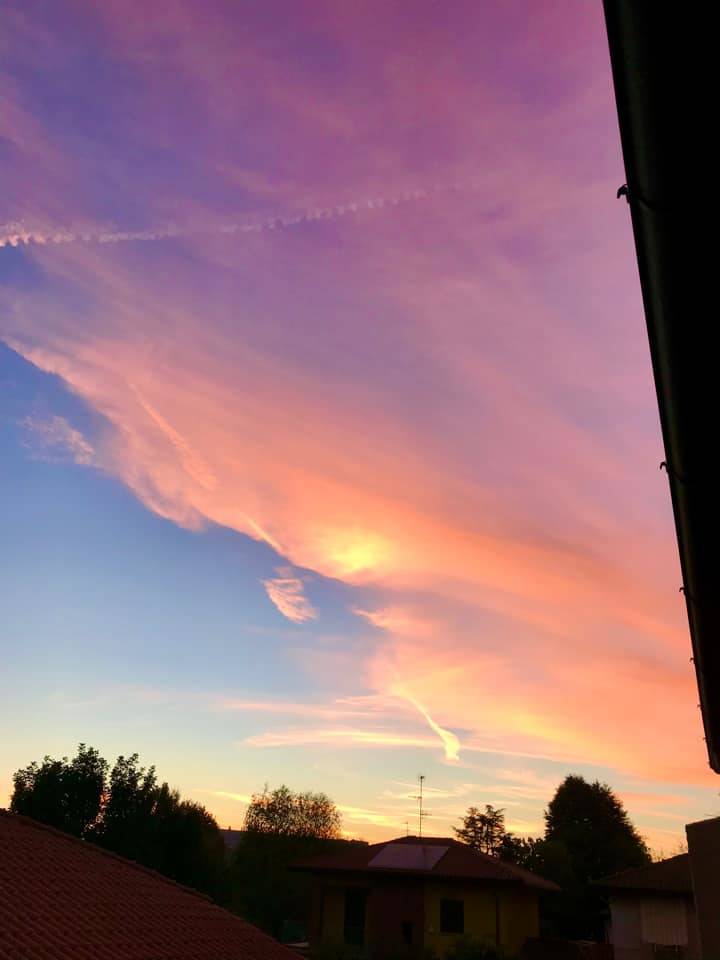 Gli spettacolari colori del tramonto di lunedì 3 ottobre
