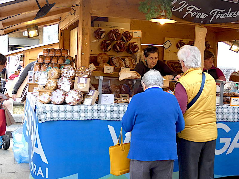In piazza a Varese un angolo di Trentino
