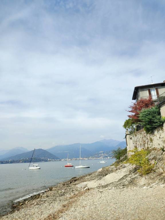 Uno scorcio di Cerro sul Lago Maggiore VareseNews
