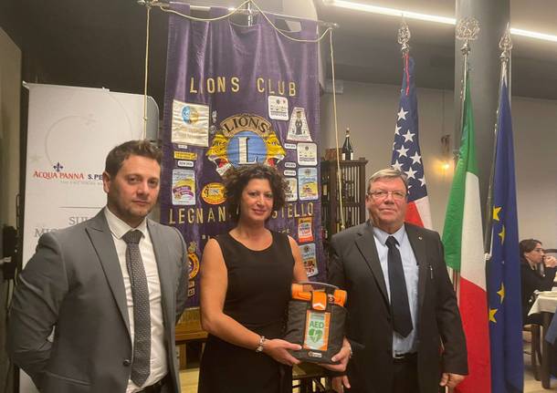 Due defibrillatori donati alla Polizia di Stato dal Lions Club Legnano Castello le Robinie