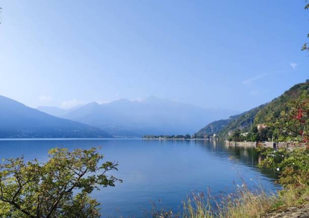 I colori dell'autunno sul lago