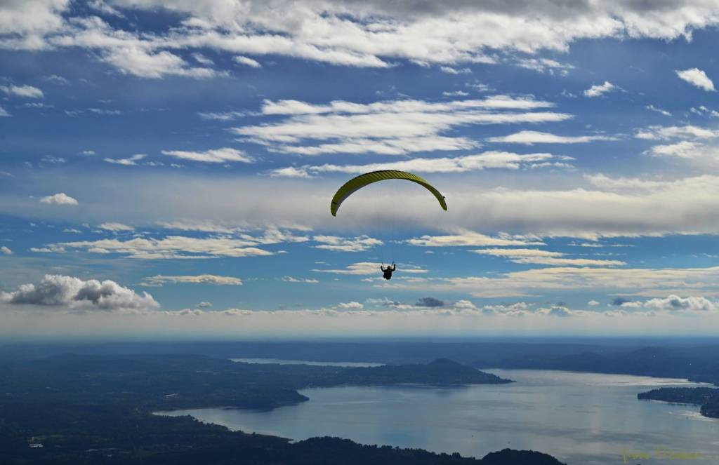 In volo sul lago maggiore - Mario Foina 