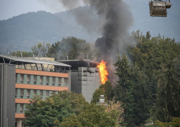 incendio zona atahotel via albani varese ottobre 2022