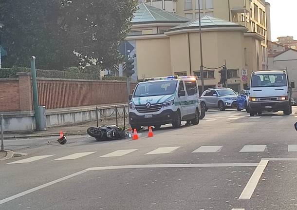 Incidente tra auto e moto a Gallarate