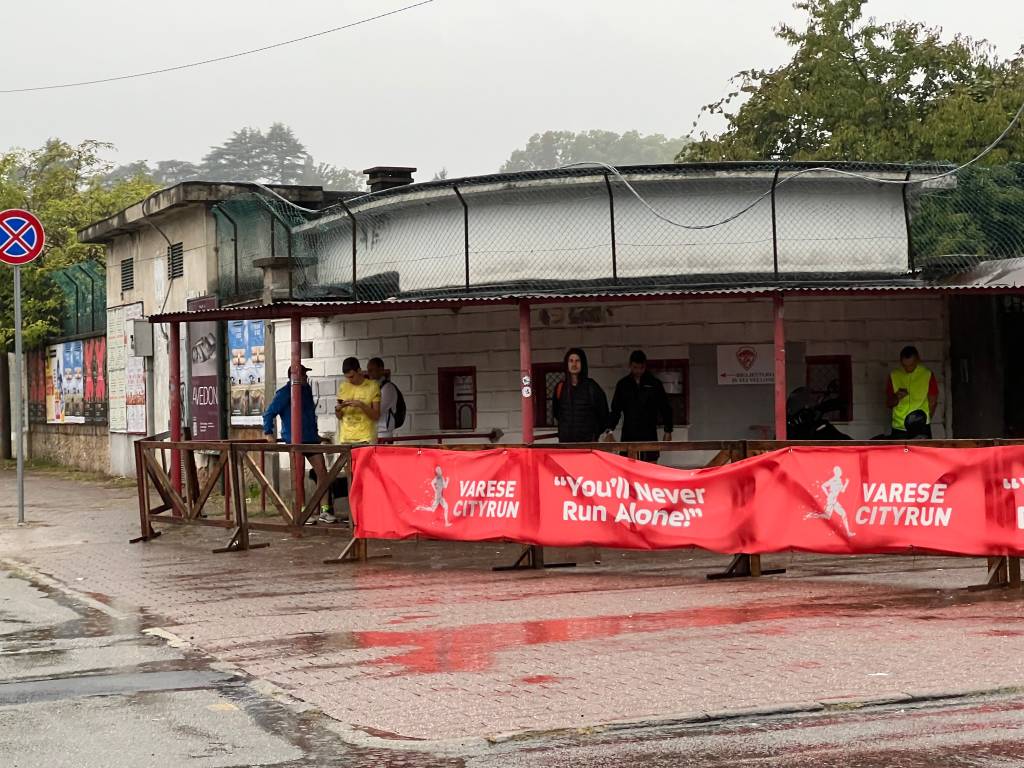 La pioggia non ferma la Varese City Rub 2022