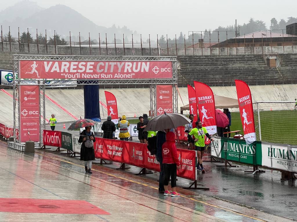 La pioggia non ferma la Varese City Rub 2022