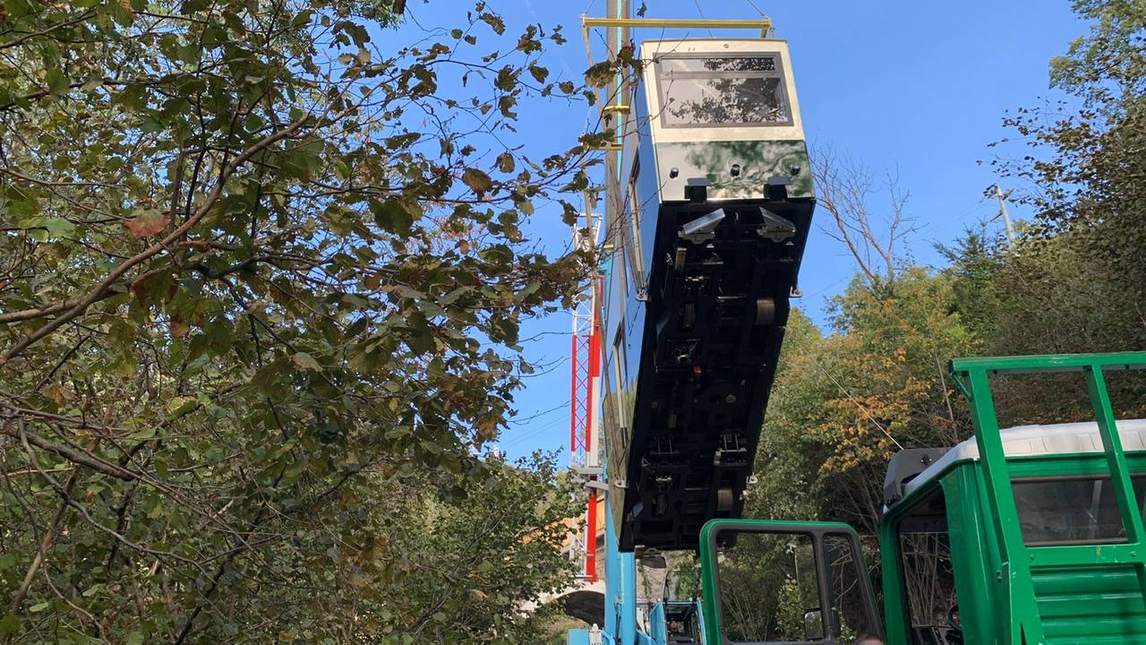 Le carrozze della funicolare tornano al Sacro Monte di Varese
