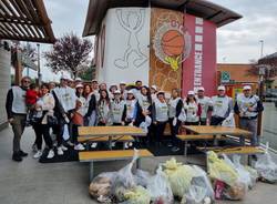 raccolta rifiuti dipendenti mc donald's varese malnate