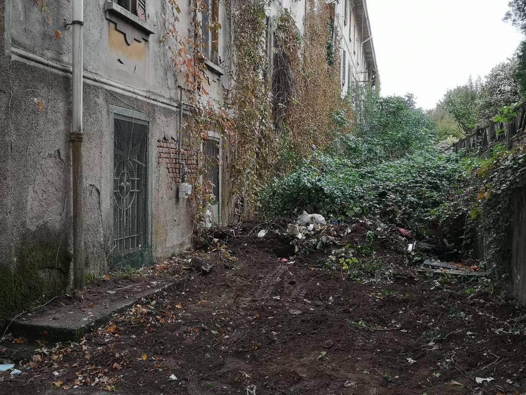 Sgombero via Dante