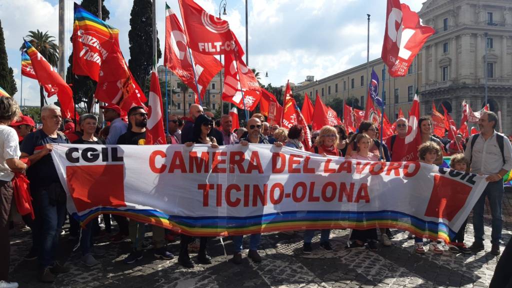 Sindacalisti legnanesi a Roma per la manifestazione "Ascoltate il lavoro"