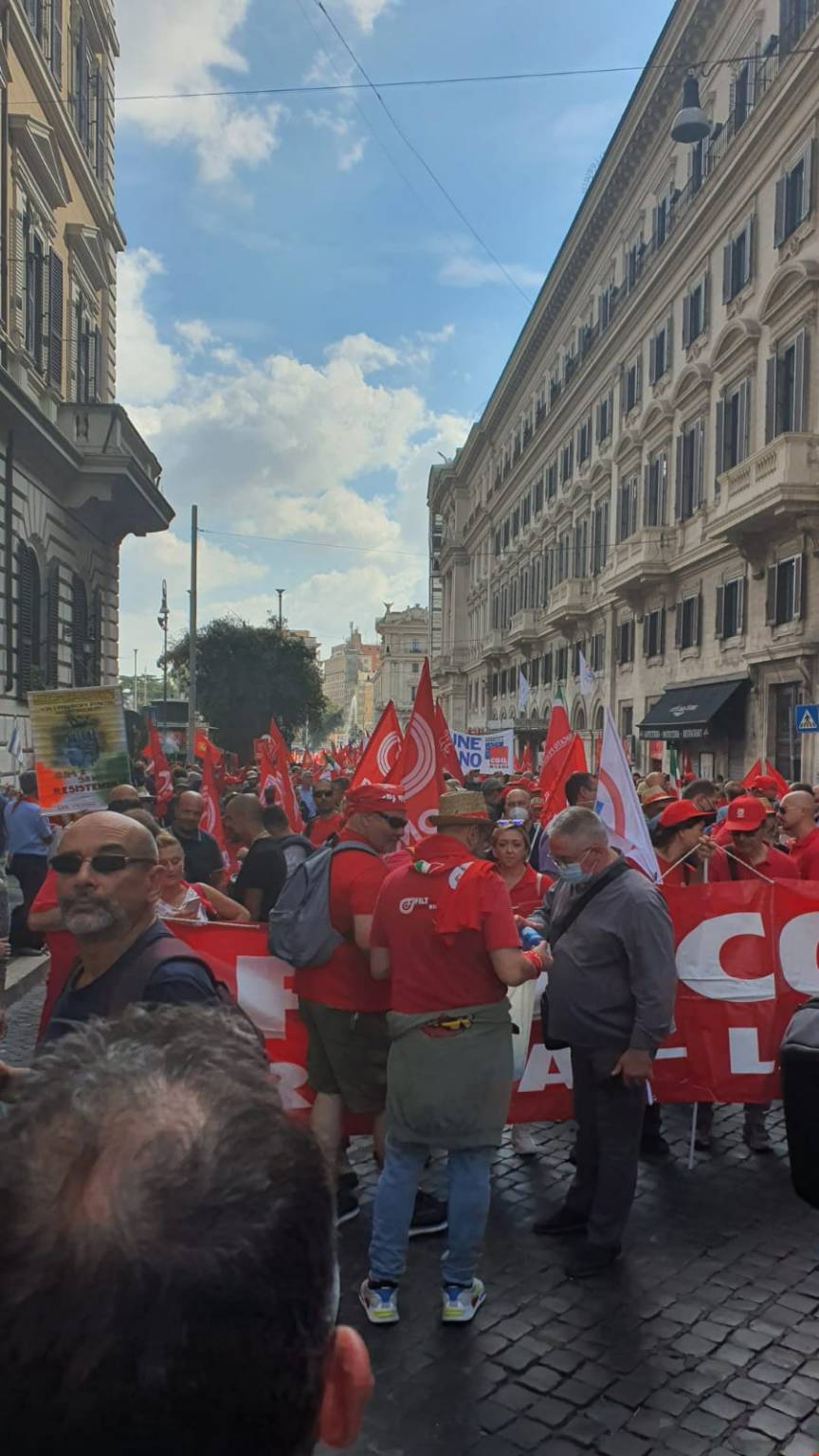 Sindacalisti legnanesi a Roma per la manifestazione "Ascoltate il lavoro"