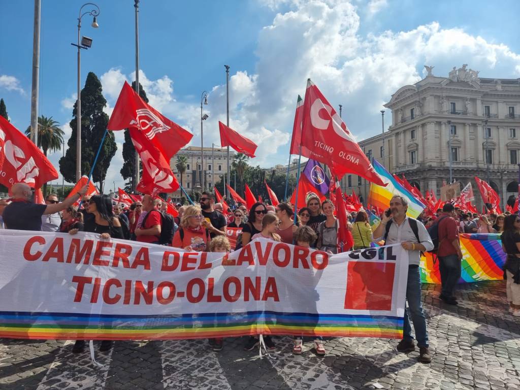 Sindacalisti legnanesi a Roma per la manifestazione "Ascoltate il lavoro"