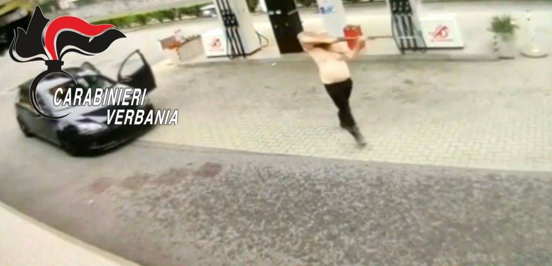 Sperona auto, svizzero arrestato