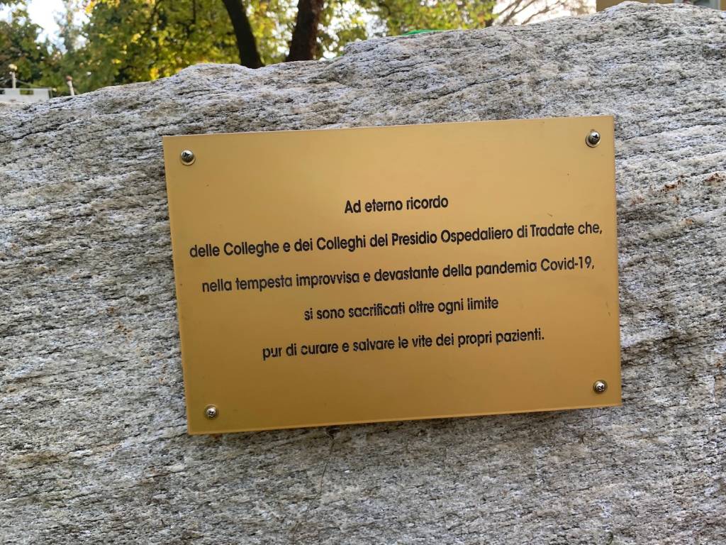 Tradate - L'inaugurazione del monumento alle vittime del Covid 