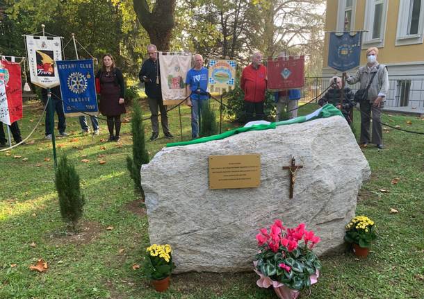 Inaugurato a Tradate il monumento per vittime ed eroi del Covid