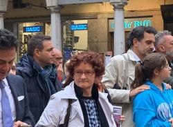 Una ciocca per le donne iraniane a Varese