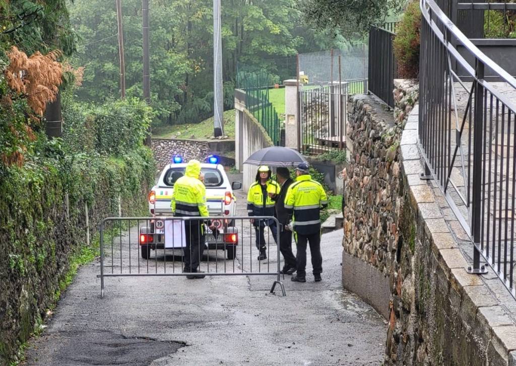 Viggiù - Crollo di un tratto di muro in via Carrà