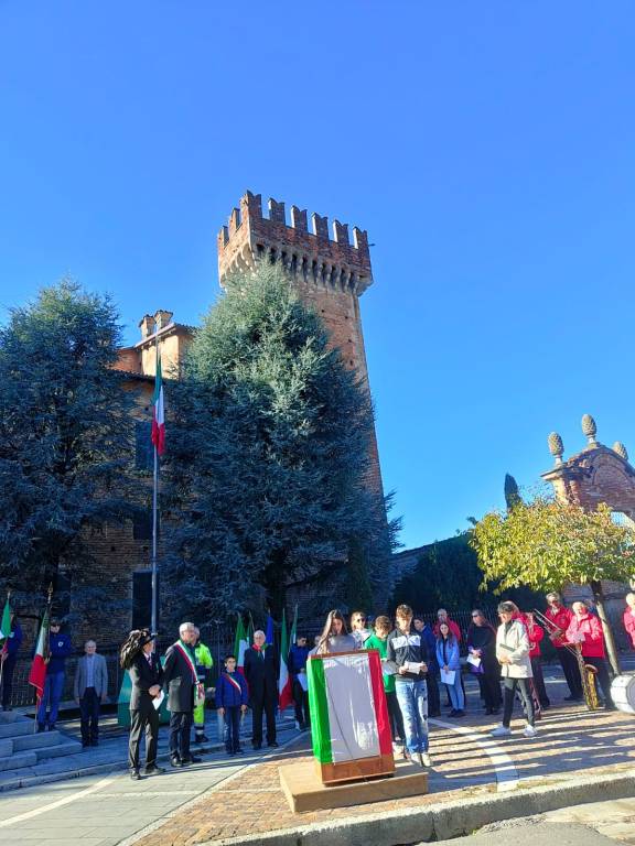 220 studenti in piazza a Cislago per celebrare il 4 Novembre