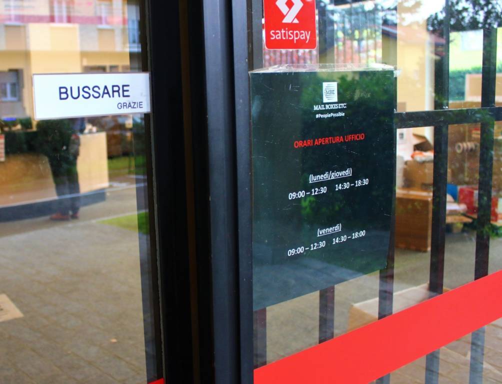 A Legnano il punto spedizioni Mail Boxes Etc #PeoplePossible