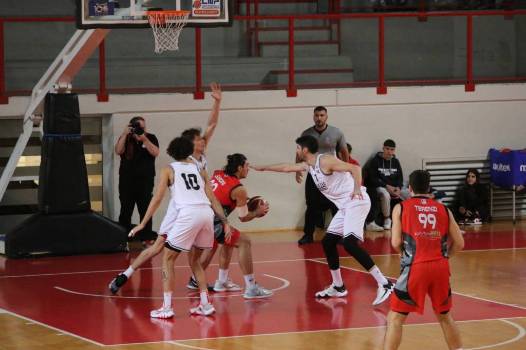 Basket Legnano contro Varese Campus