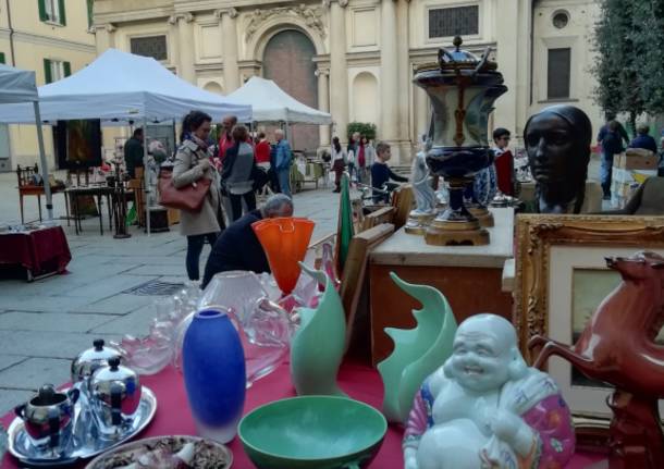 ANTICO MERCATO  BOSINO, antiquariato e collezionismo a Varese