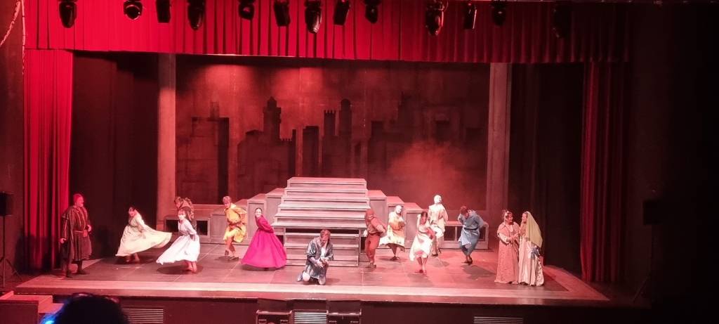 \"Forza venite gente\" al Teatro di Varese