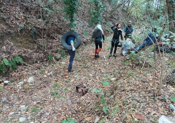 “Clean your backyard”, una giornata per ripulire il torrente Bustecche