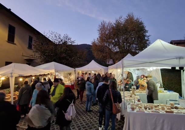 Grande successo per la prima giornata del Mercatino di Natale alla Rasa a Varese