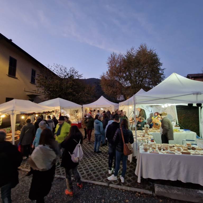 Grande  successo il mercatino di Natale alla Rass