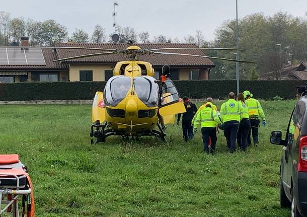 Bambino di 4 anni investito a Crosio della Valle