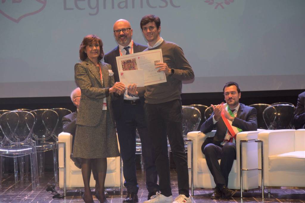 La cerimonia di assegnazione delle borse di studio promossa dalla Fondazione Famiglia Legnanese