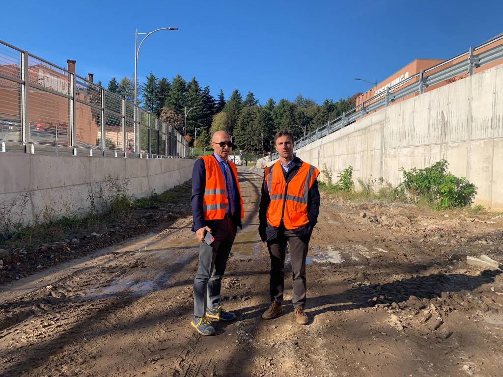 Nel catniere della terza rotonda esselunga, in via di ultimazione
