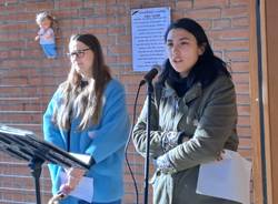 Taglio del nastro per il nuovo "muro delle bambole" contro la violenza sulle donne a Nerviano